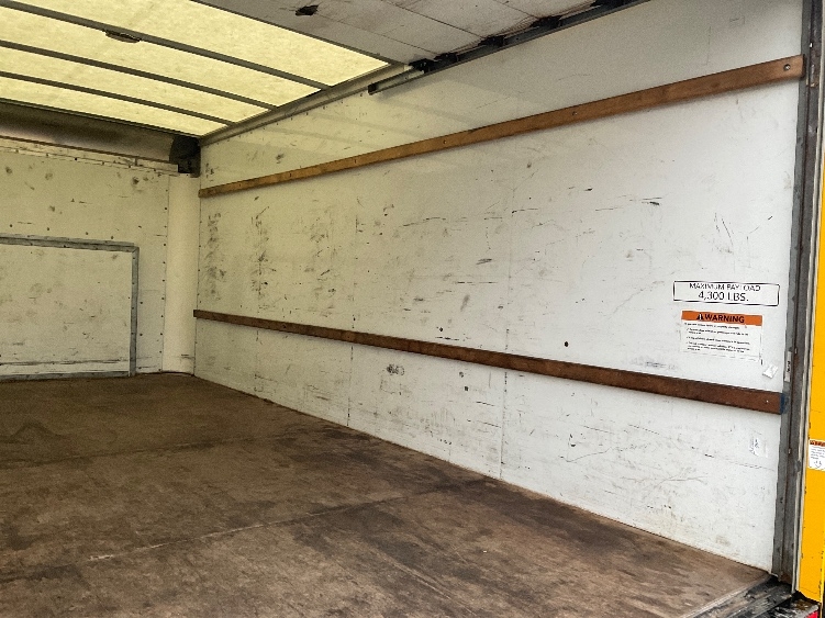 Used 2022 Ford E-350 - photo 14