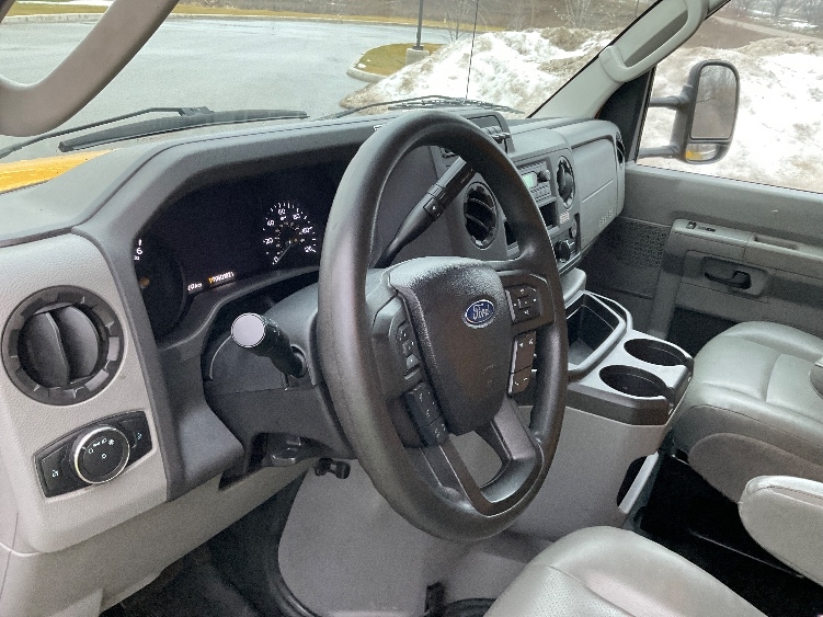 Used 2022 Ford E-350 - photo 19