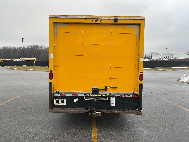 Used 2022 Ford E-350 - photo 9