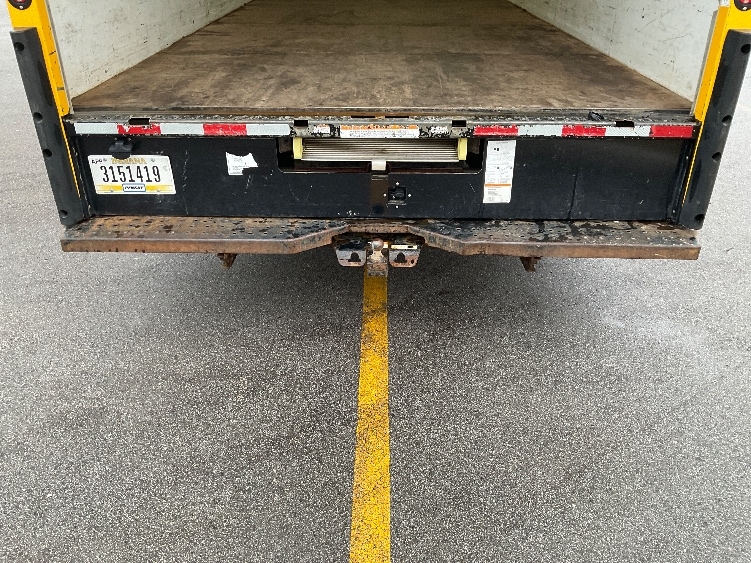 Used 2022 Ford E-350 - photo 11