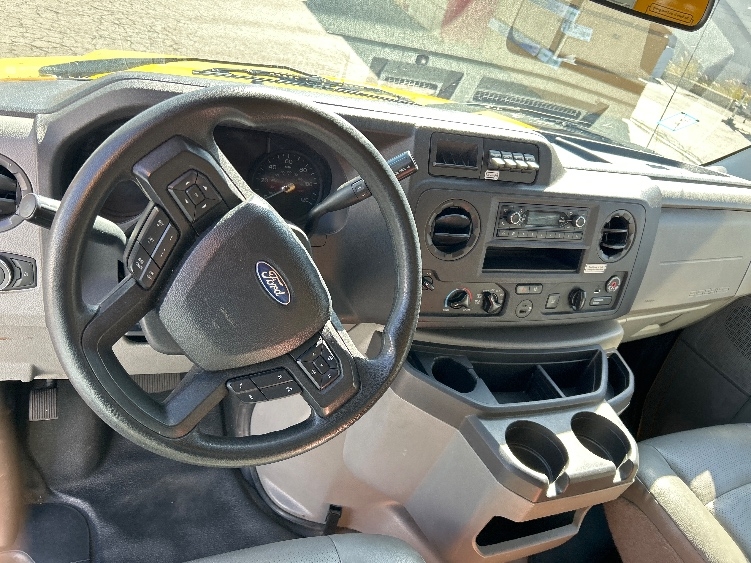 Used 2022 Ford E-350 - photo 20