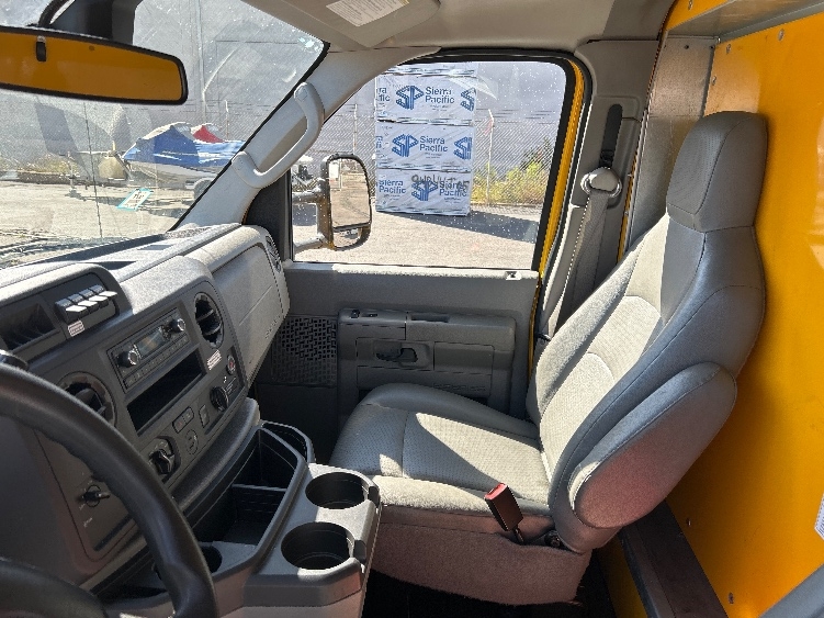 Used 2022 Ford E-350 - photo 21
