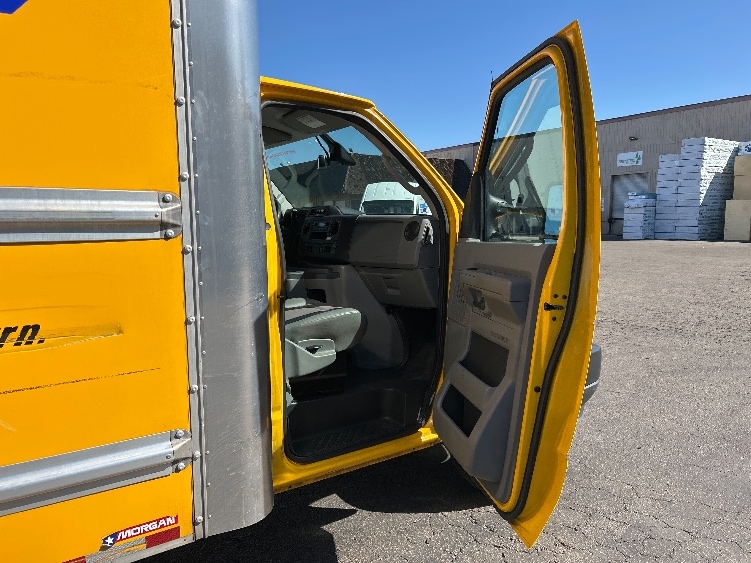 Used 2022 Ford E-350 - photo 22