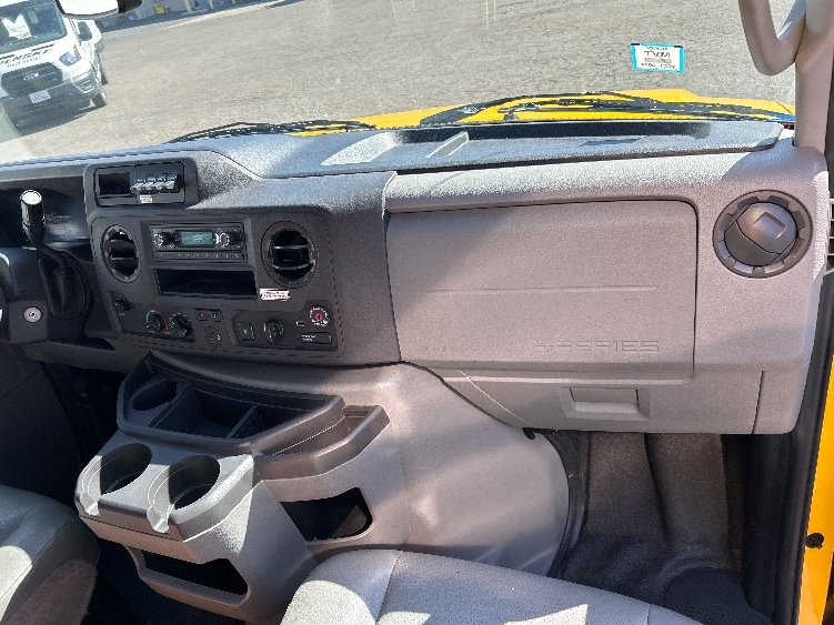 Used 2022 Ford E-350 - photo 23