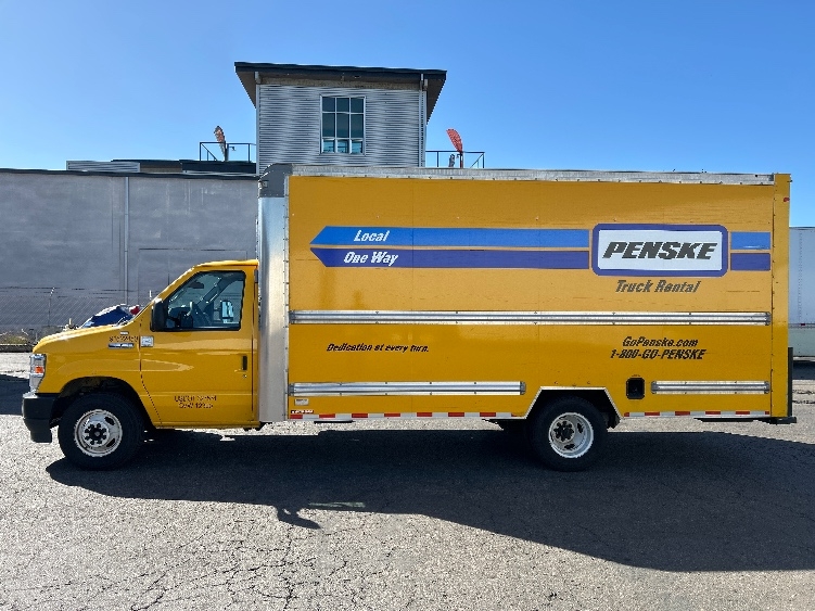 Used 2022 Ford E-350 - photo 6