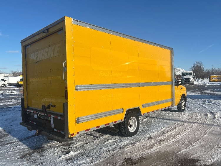 Used 2022 Ford E-350 - photo 15