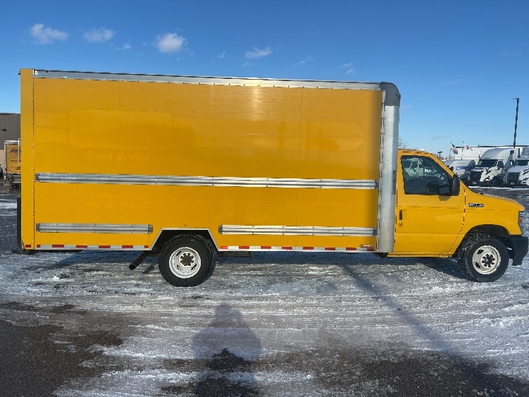 Used 2022 Ford E-350 - photo 17