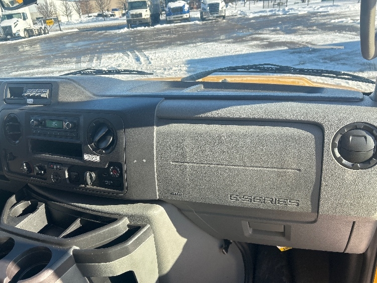 Used 2022 Ford E-350 - photo 23