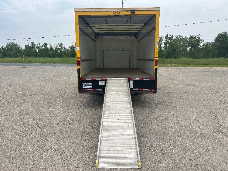 Used 2022 Ford E-350 - photo 11
