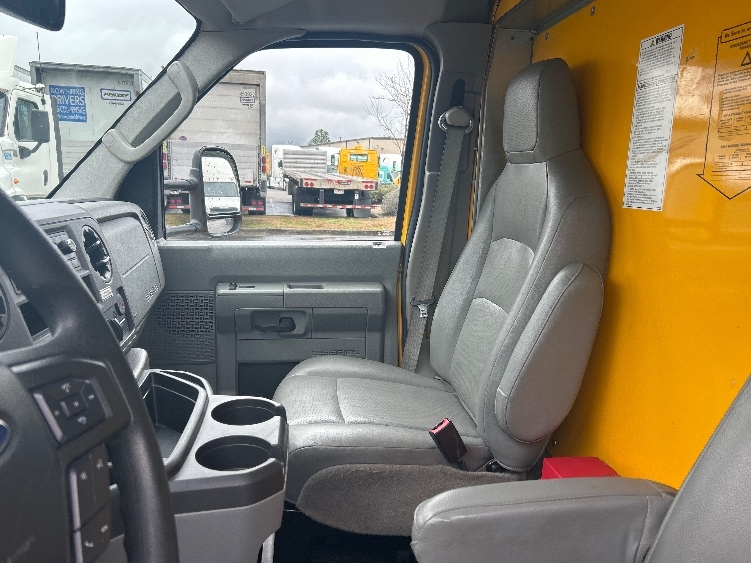 Used 2022 Ford E-350 - photo 19
