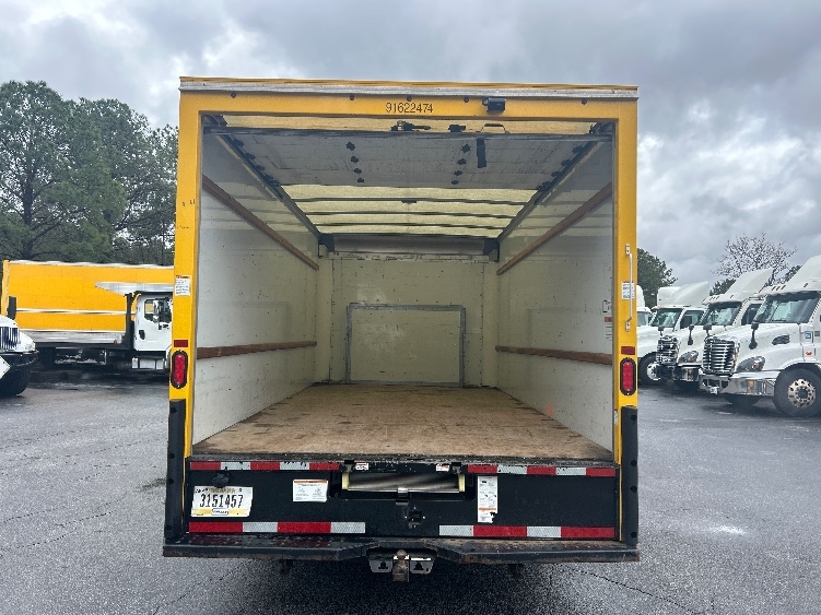 Used 2022 Ford E-350 - photo 10