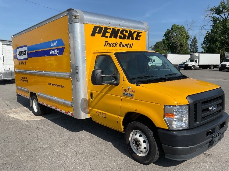 Used 2022 Ford E-350 - photo 1