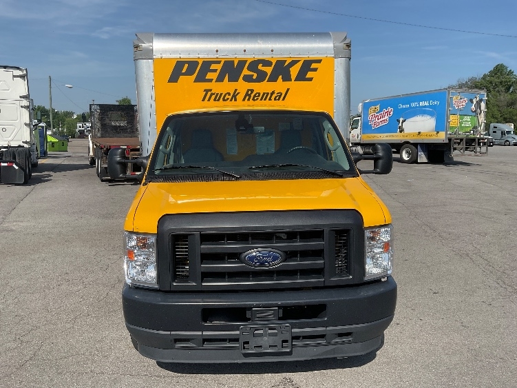 Used 2022 Ford E-350 - photo 2