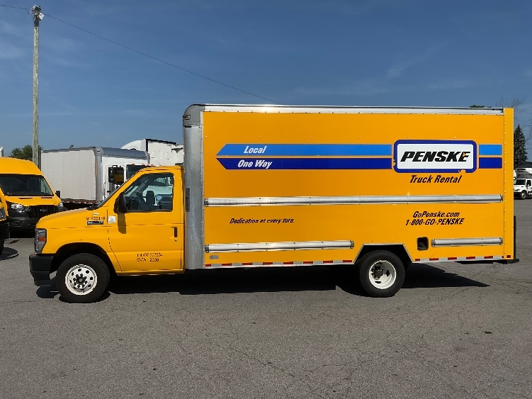 Used 2022 Ford E-350 - photo 6