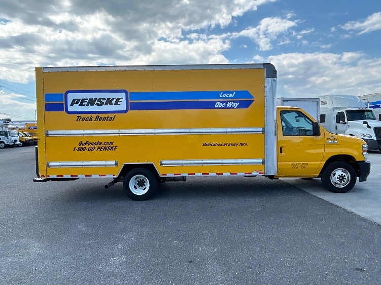 Used 2022 Ford E-350 - photo 13