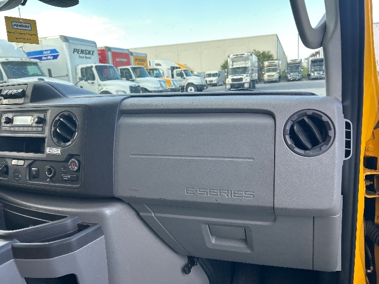 Used 2022 Ford E-350 - photo 19