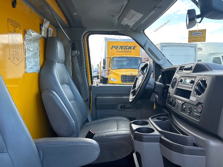 Used 2022 Ford E-350 - photo 20