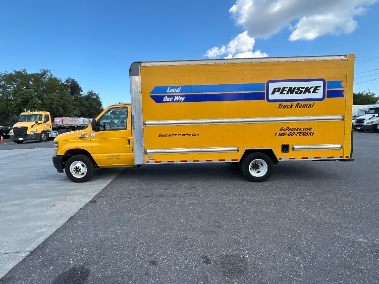 Used 2022 Ford E-350 - photo 6