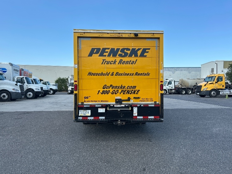Used 2022 Ford E-350 - photo 8