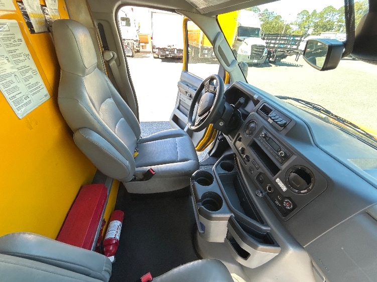 Used 2022 Ford E-350 - photo 24