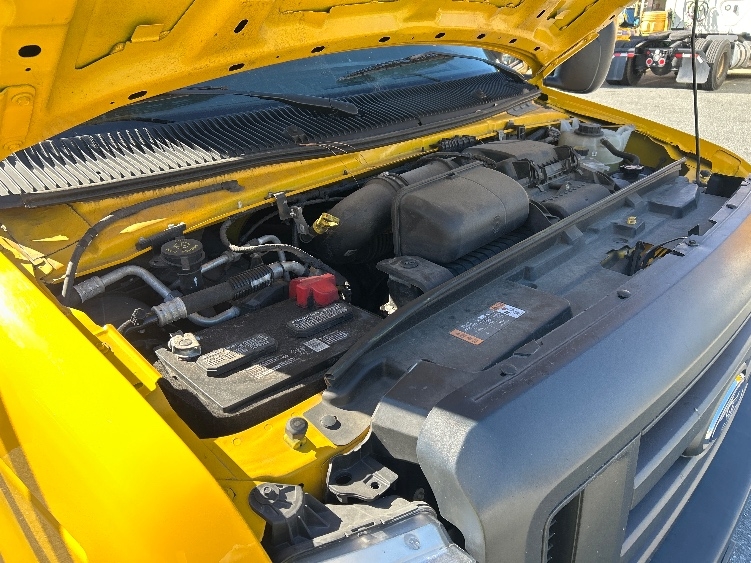 Used 2022 Ford E-350 - photo 25