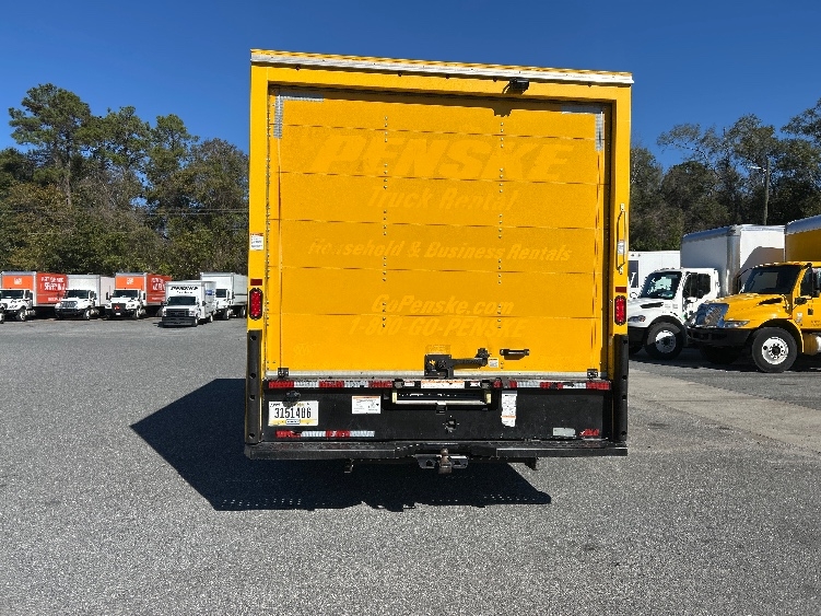 Used 2022 Ford E-350 - photo 9