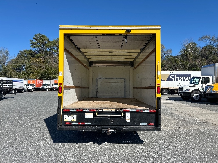 Used 2022 Ford E-350 - photo 11