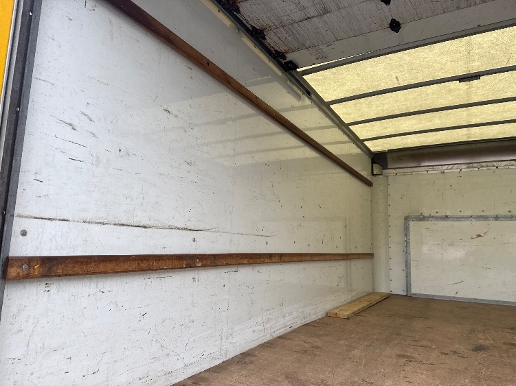 Used 2022 Ford E-350 - photo 12