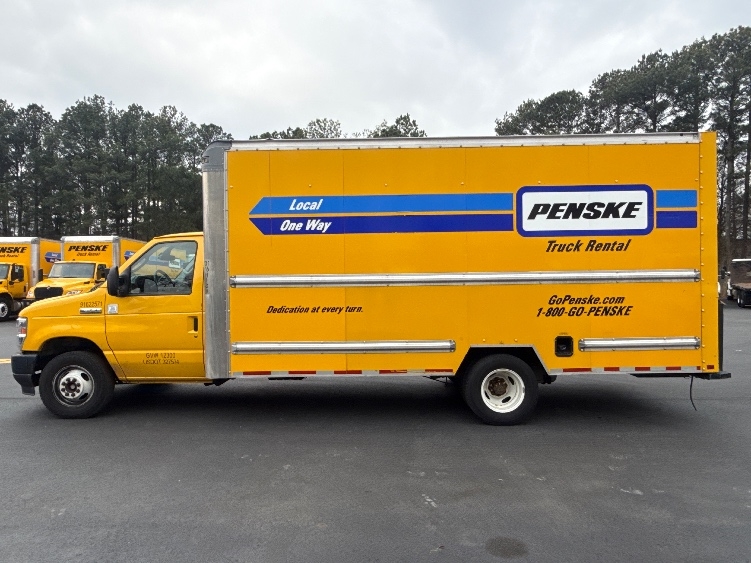 Used 2022 Ford E-350 - photo 6