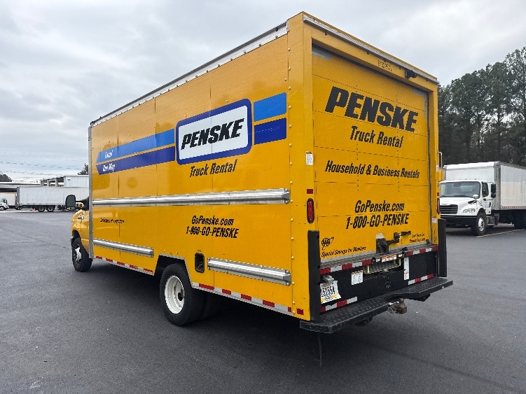 Used 2022 Ford E-350 - photo 8