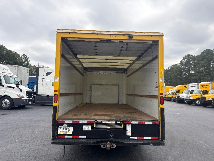 Used 2022 Ford E-350 - photo 10