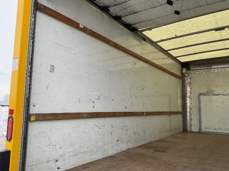 Used 2022 Ford E-350 - photo 13