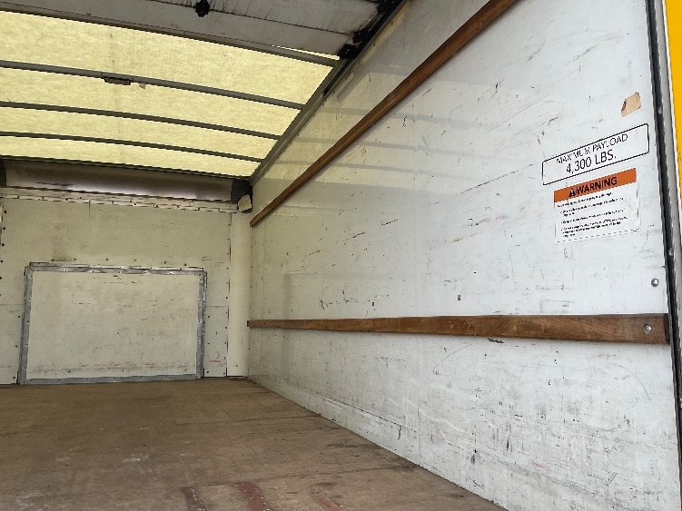 Used 2022 Ford E-350 - photo 14