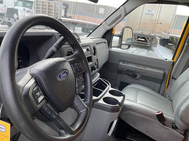 Used 2022 Ford E-350 - photo 19