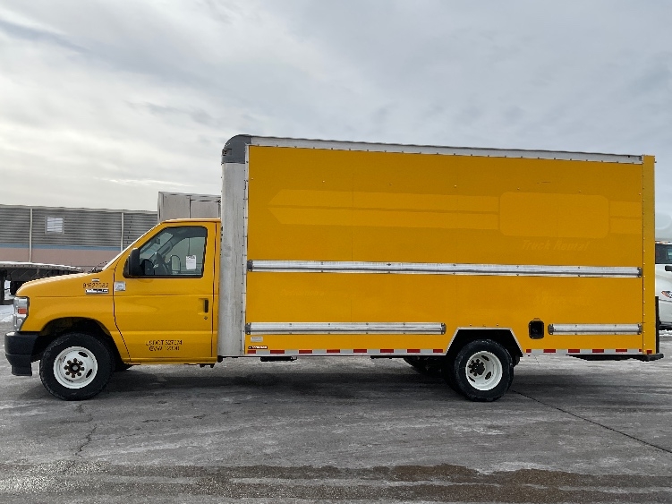 Used 2022 Ford E-350 - photo 6