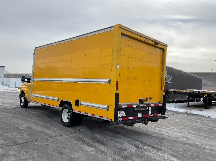 Used 2022 Ford E-350 - photo 8