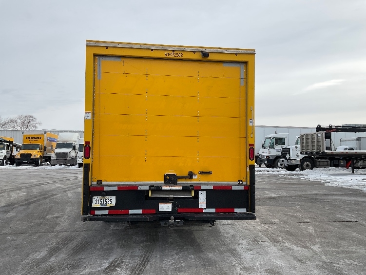 Used 2022 Ford E-350 - photo 9