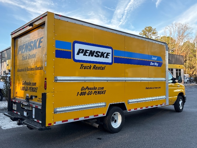 Used 2022 Ford E-350 - photo 14