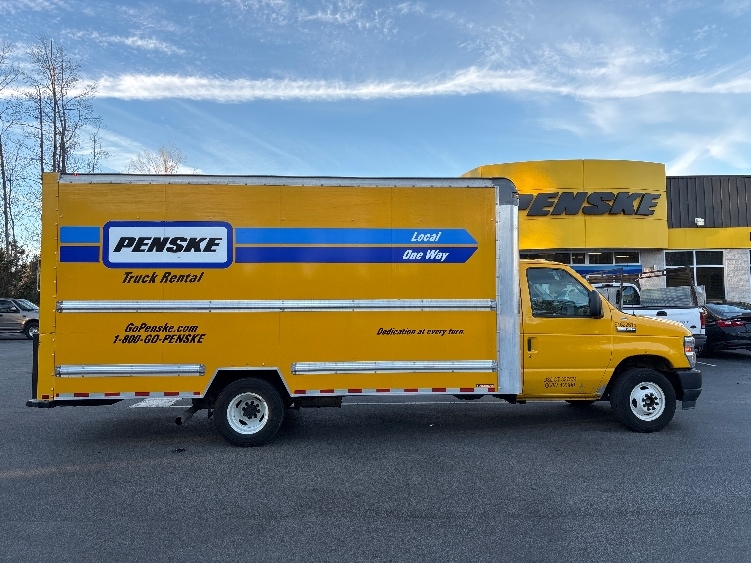 Used 2022 Ford E-350 - photo 16