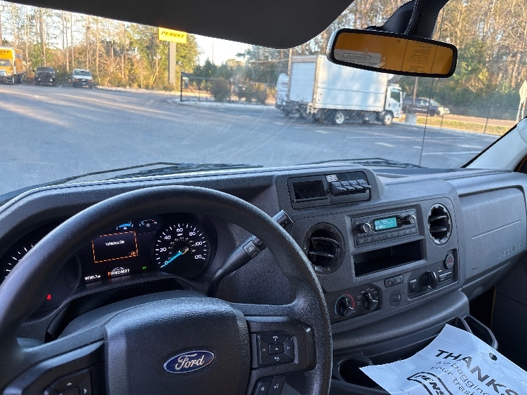 Used 2022 Ford E-350 - photo 19