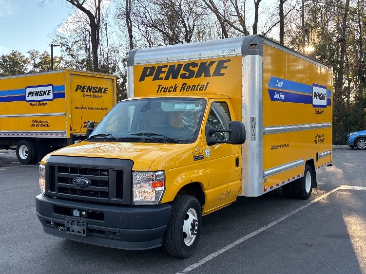 Used 2022 Ford E-350 - photo 5