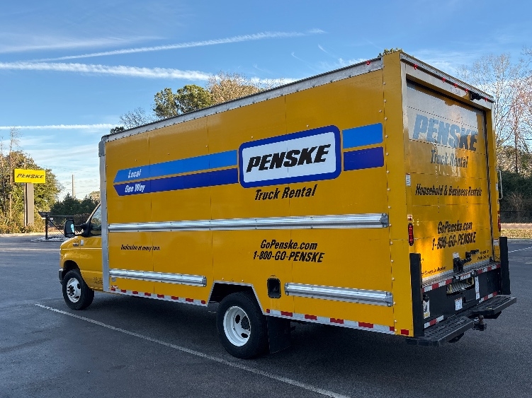 Used 2022 Ford E-350 - photo 8