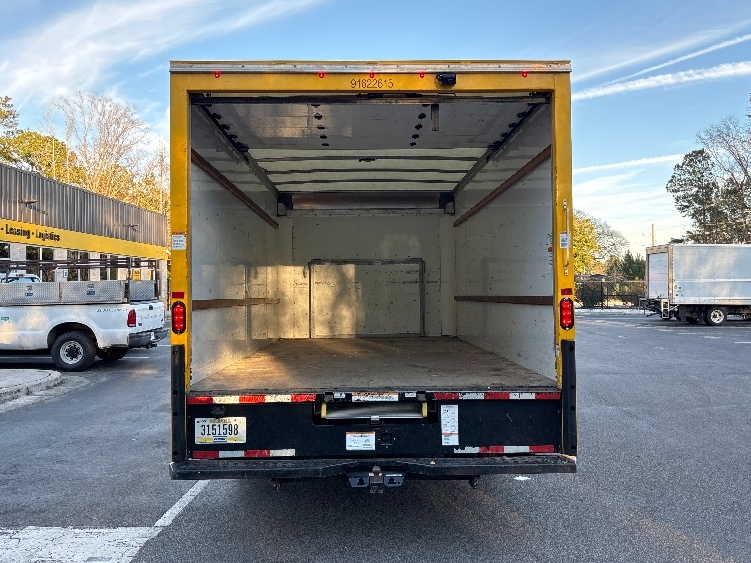 Used 2022 Ford E-350 - photo 10