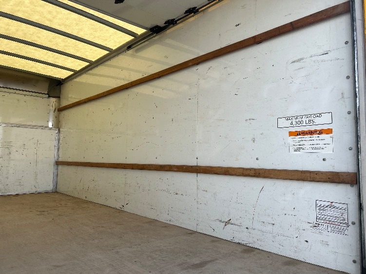 Used 2023 Ford E-350 - photo 14