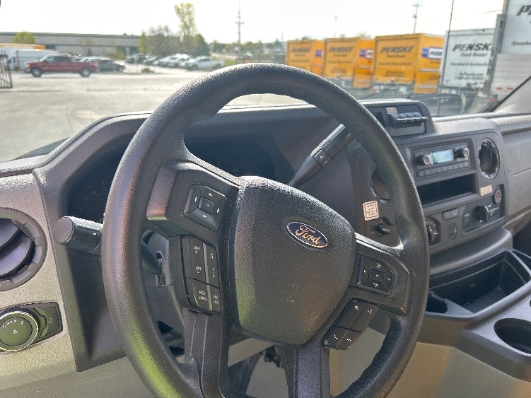 Used 2023 Ford E-350 - photo 20