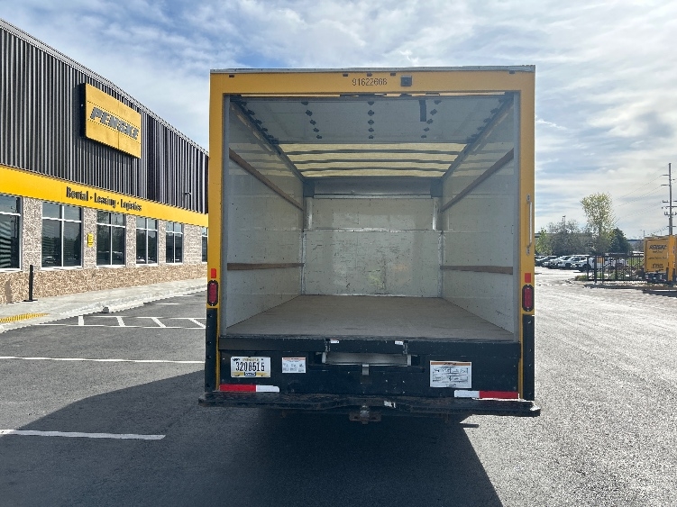 Used 2023 Ford E-350 - photo 11