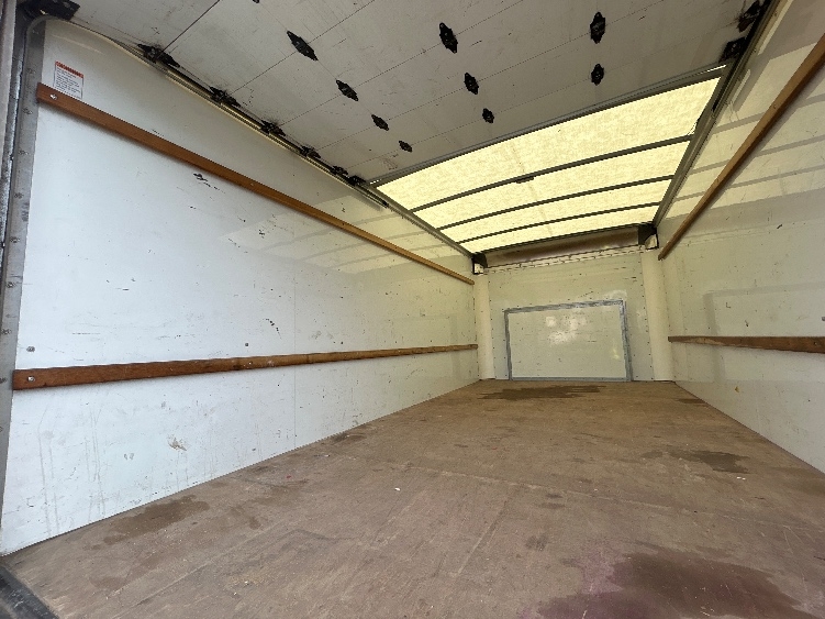 Used 2023 Ford E-350 - photo 13