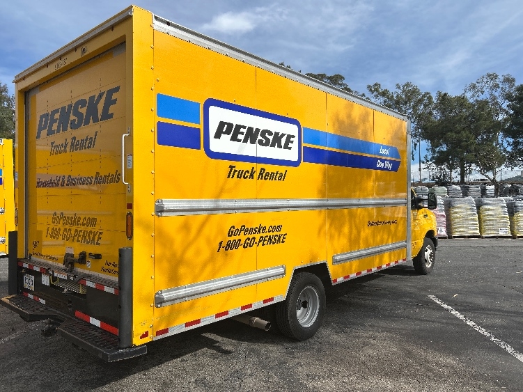 Used 2023 Ford E-350 - photo 15