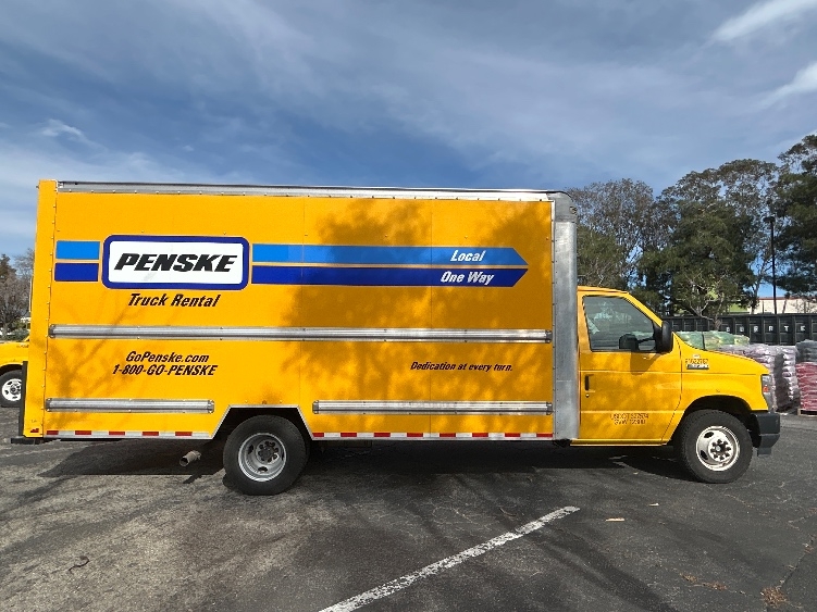 Used 2023 Ford E-350 - photo 17
