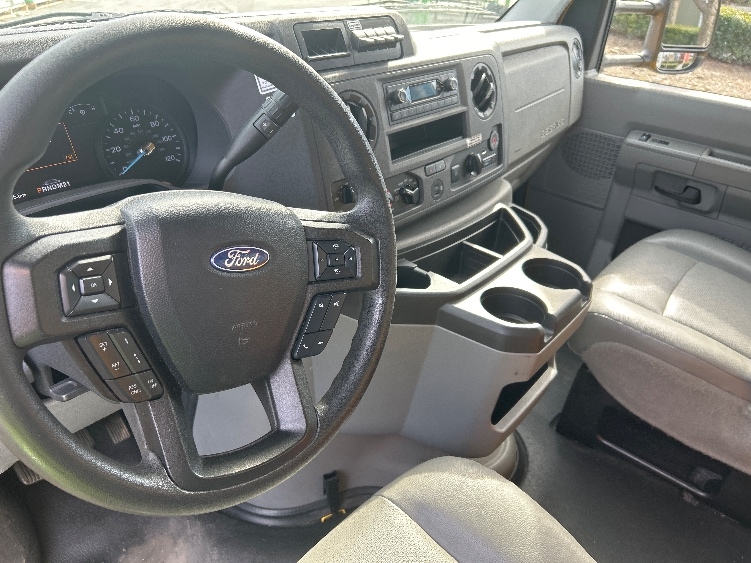 Used 2023 Ford E-350 - photo 20
